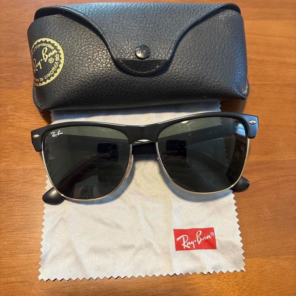 Classic Ray-Ban Black Clubmaster Sunglasses with case